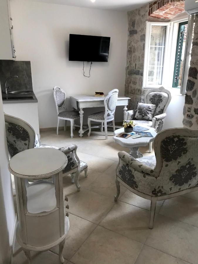 New Renovated Old Town Martiva Apartment Kotor Luaran gambar