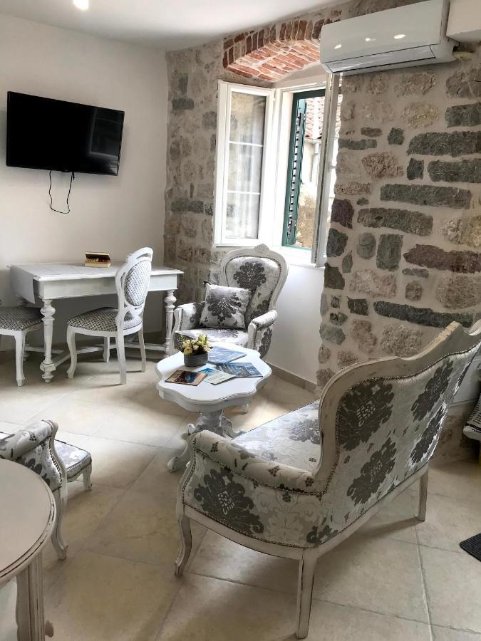 New Renovated Old Town Martiva Apartment Kotor Luaran gambar