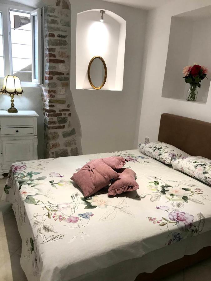 New Renovated Old Town Martiva Apartment Kotor Luaran gambar