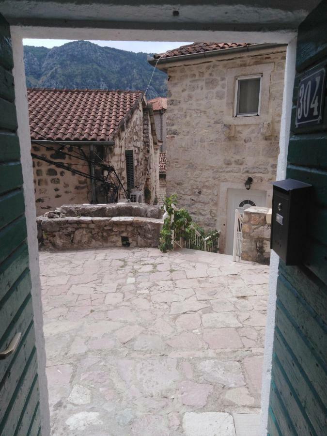 New Renovated Old Town Martiva Apartment Kotor Luaran gambar